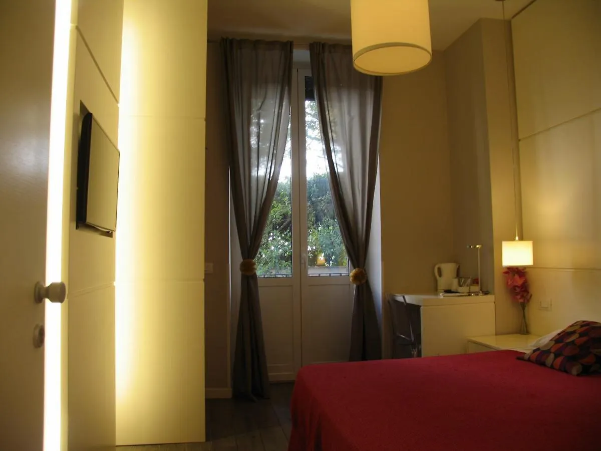Dea Roma Inn 2*, Rome