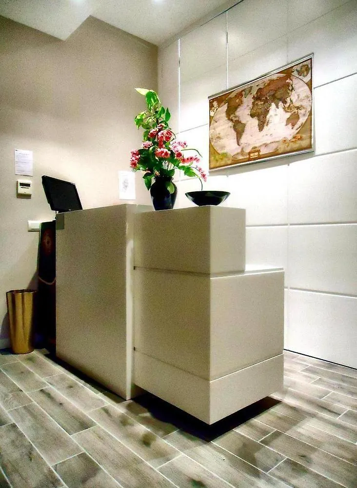 Dea Roma Inn